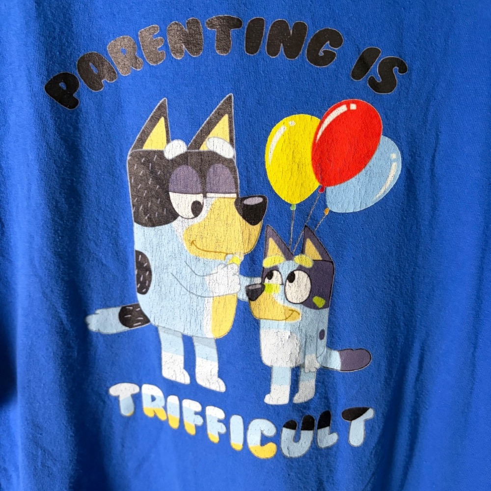 Gildan Bluey Parenting is Trifficult Mens 2XL Graphic T-Shirt Blue Bandit‎ Dog